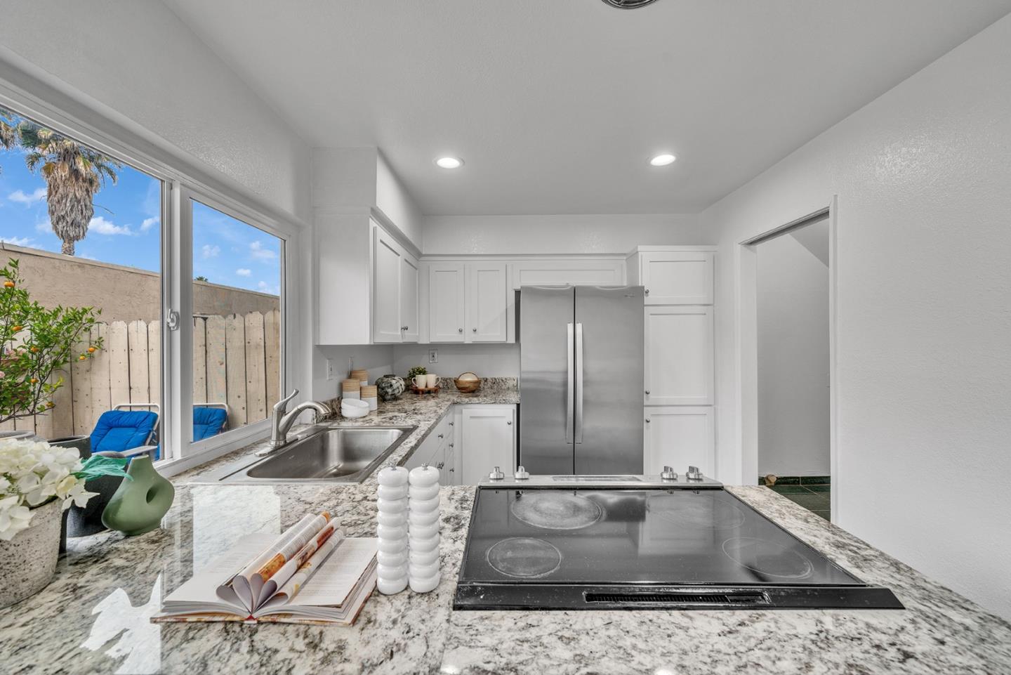 Detail Gallery Image 7 of 20 For 570 Crabapple Way, San Jose,  CA 95111 - 3 Beds | 1/1 Baths