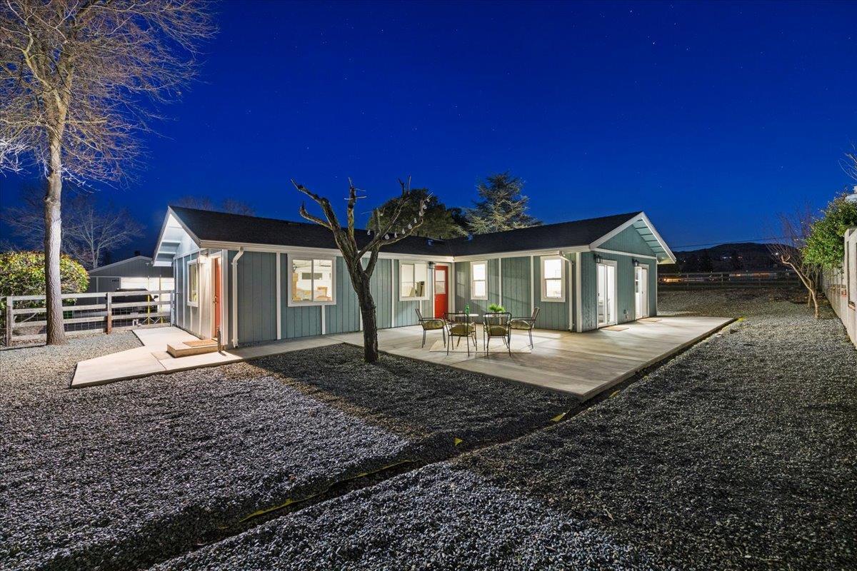 Detail Gallery Image 2 of 44 For 2180 Patton Ave, Napa,  CA 94559 - 4 Beds | 4 Baths