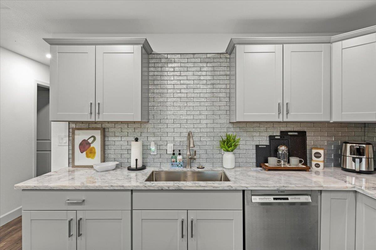 Detail Gallery Image 30 of 44 For 2180 Patton Ave, Napa,  CA 94559 - 4 Beds | 4 Baths