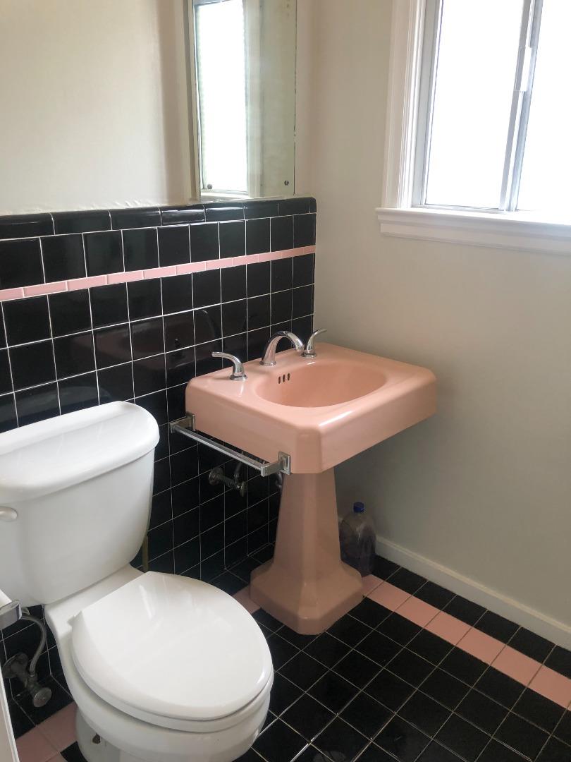 Detail Gallery Image 16 of 49 For 130 El Bonito Way, Millbrae,  CA 94030 - 4 Beds | 2/1 Baths