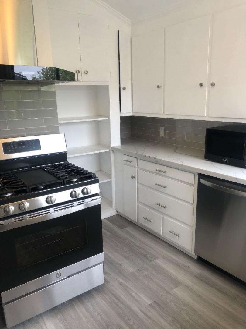 Detail Gallery Image 6 of 49 For 130 El Bonito Way, Millbrae,  CA 94030 - 4 Beds | 2/1 Baths