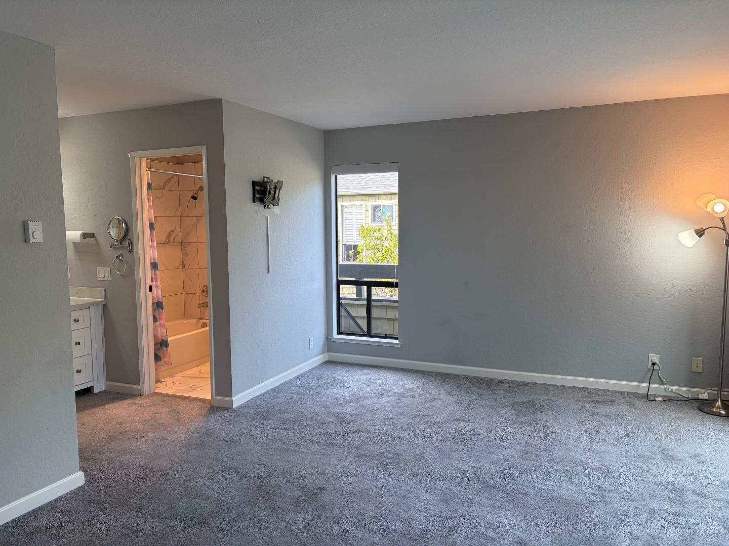 Detail Gallery Image 11 of 19 For 1157 Shoreline, San Mateo,  CA 94404 - 1 Beds | 1/1 Baths