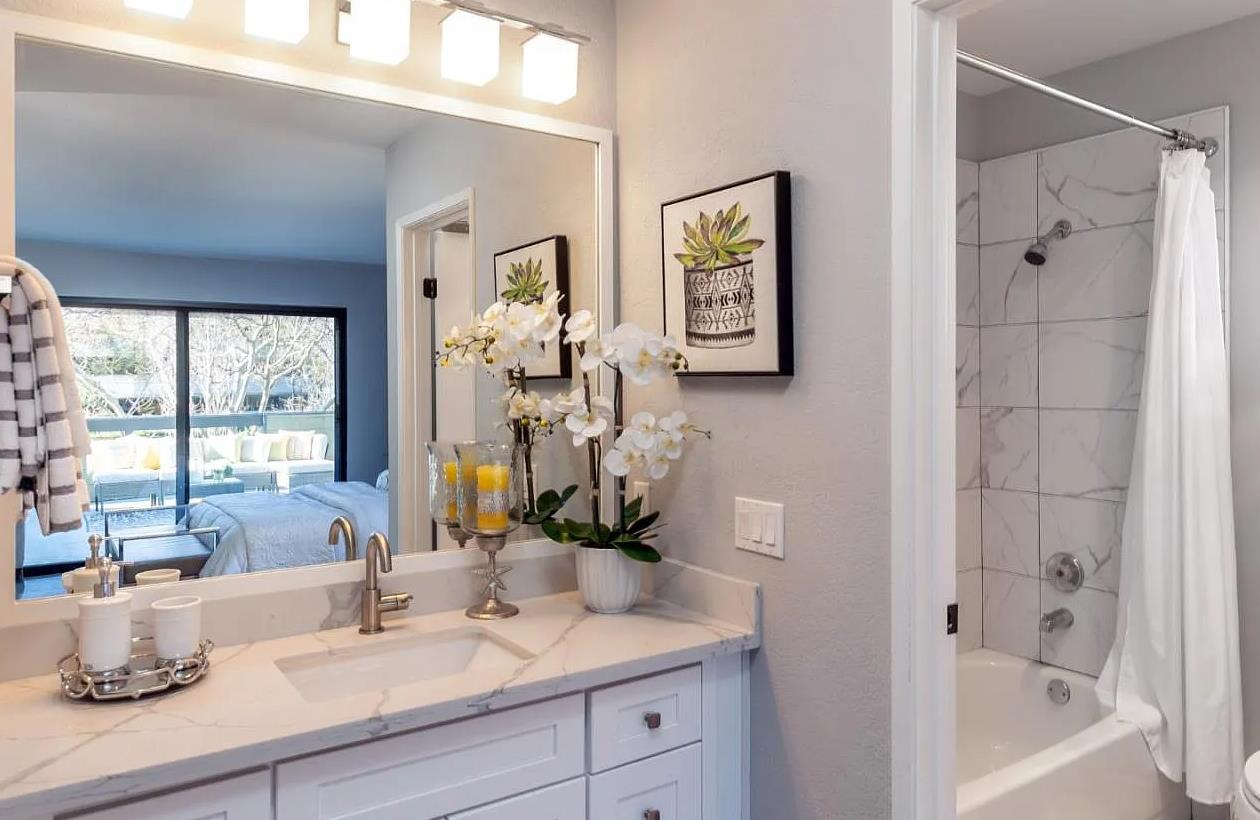 Detail Gallery Image 13 of 19 For 1157 Shoreline, San Mateo,  CA 94404 - 1 Beds | 1/1 Baths