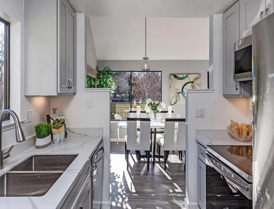 Detail Gallery Image 8 of 19 For 1157 Shoreline, San Mateo,  CA 94404 - 1 Beds | 1/1 Baths