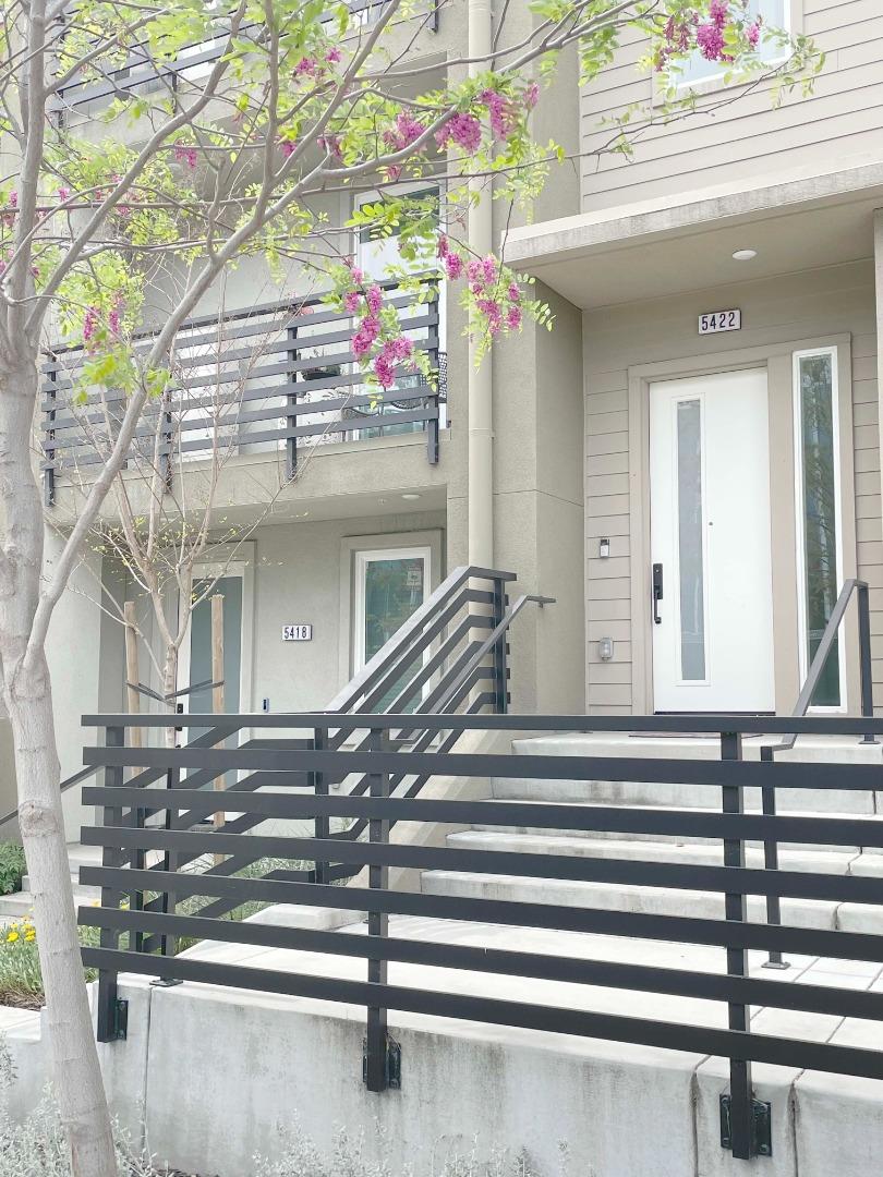 Detail Gallery Image 2 of 28 For 5422 Arnold Rd, Dublin,  CA 94568 - 4 Beds | 3 Baths