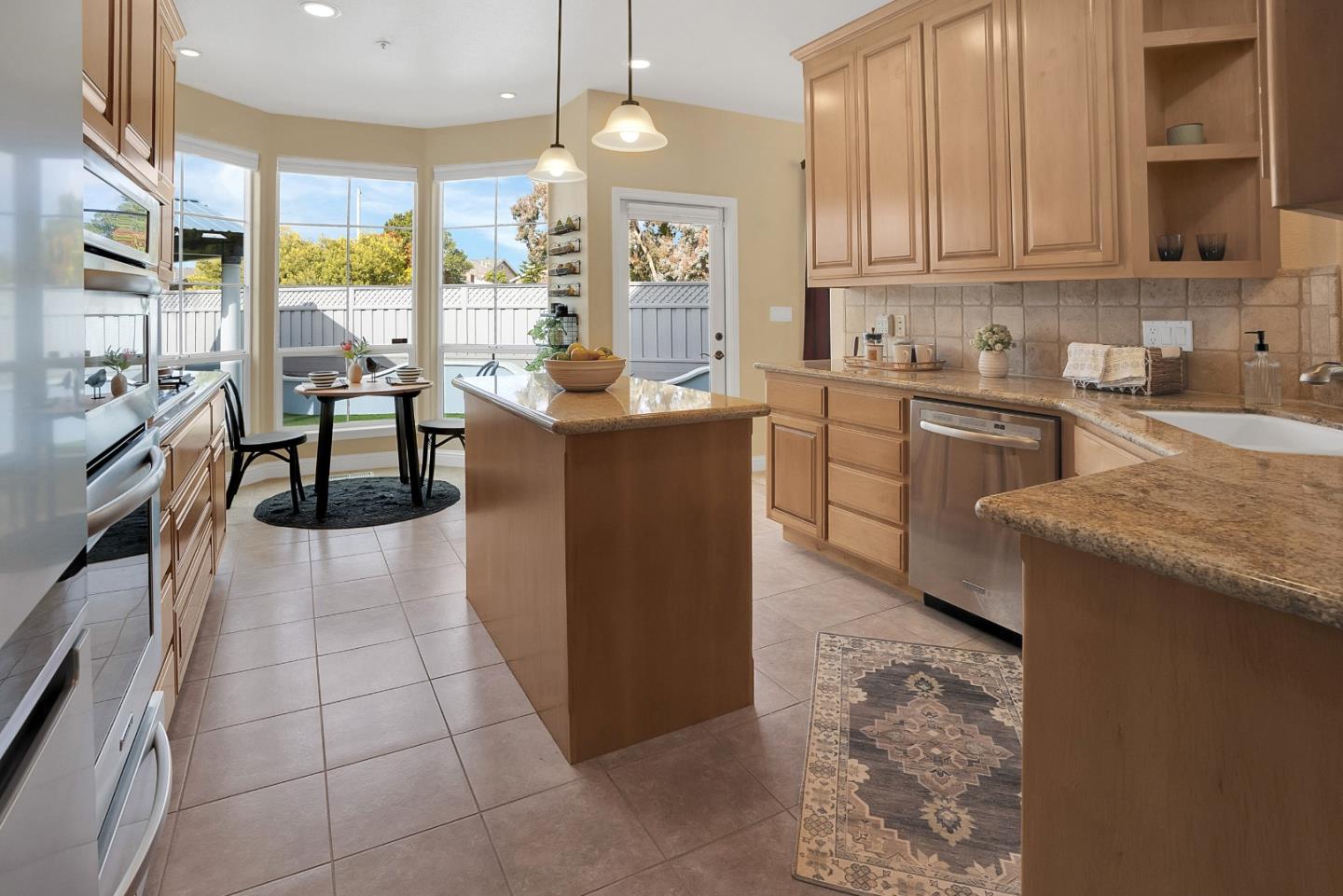 Detail Gallery Image 16 of 31 For 106 Santina Ct, Santa Cruz,  CA 95062 - 3 Beds | 2/1 Baths