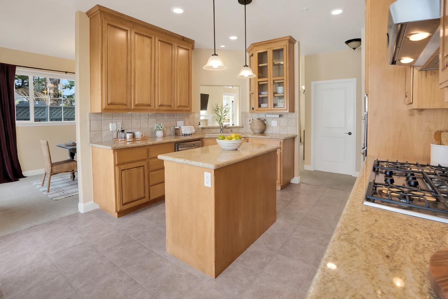 Detail Gallery Image 19 of 31 For 106 Santina Ct, Santa Cruz,  CA 95062 - 3 Beds | 2/1 Baths