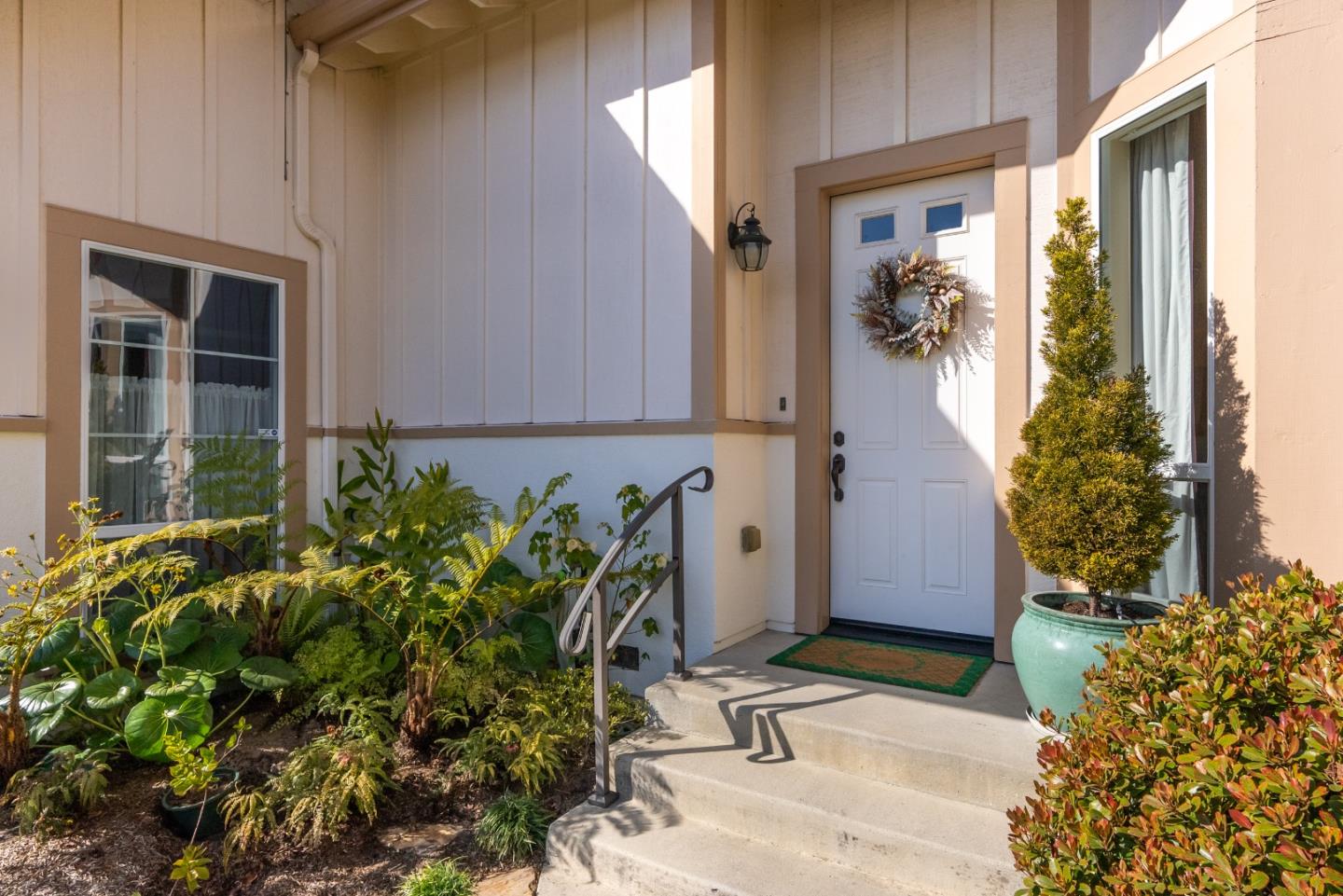 Detail Gallery Image 3 of 31 For 106 Santina Ct, Santa Cruz,  CA 95062 - 3 Beds | 2/1 Baths