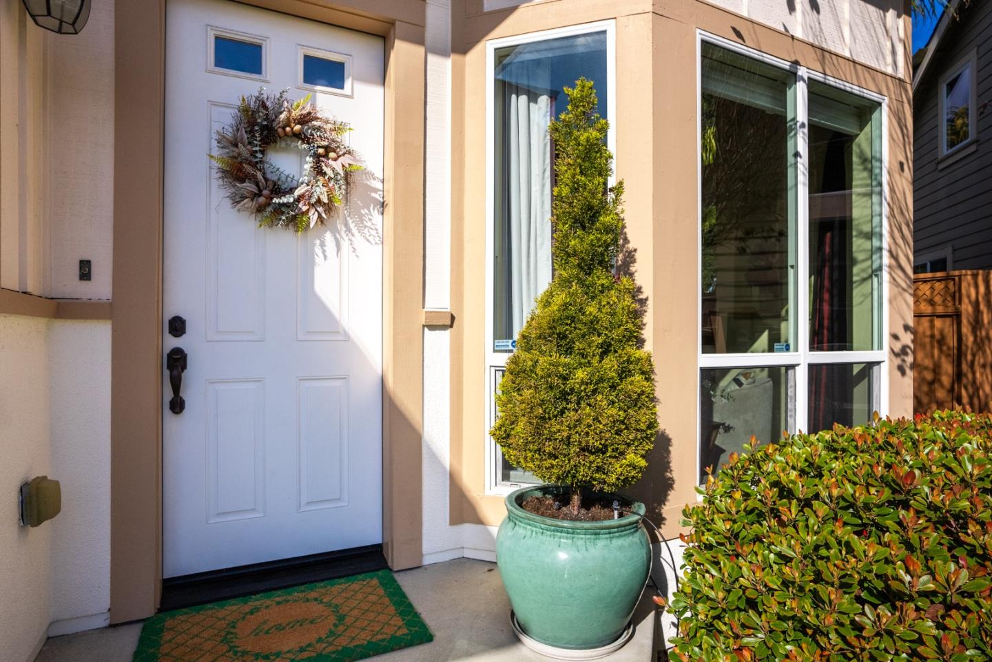 Detail Gallery Image 4 of 31 For 106 Santina Ct, Santa Cruz,  CA 95062 - 3 Beds | 2/1 Baths