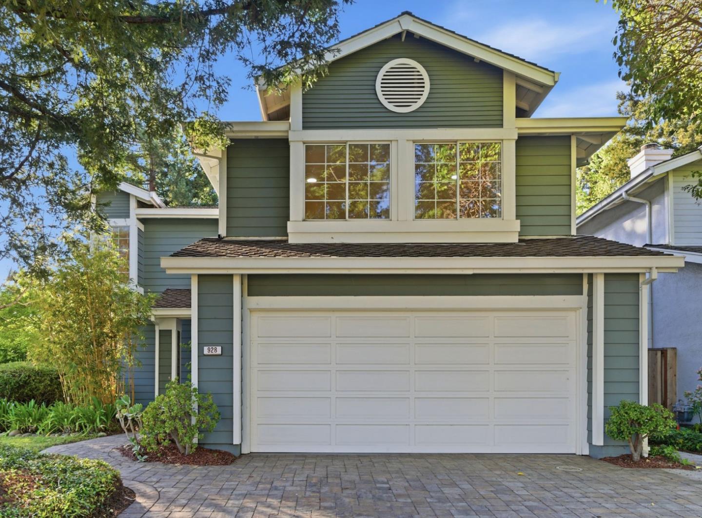 Front Image Thumbnail for ML82040779