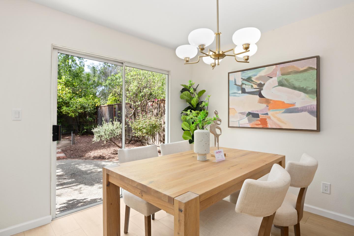 Detail Gallery Image 17 of 53 For 928 Knightsbridge Ln, Redwood City,  CA 94061 - 3 Beds | 2/1 Baths