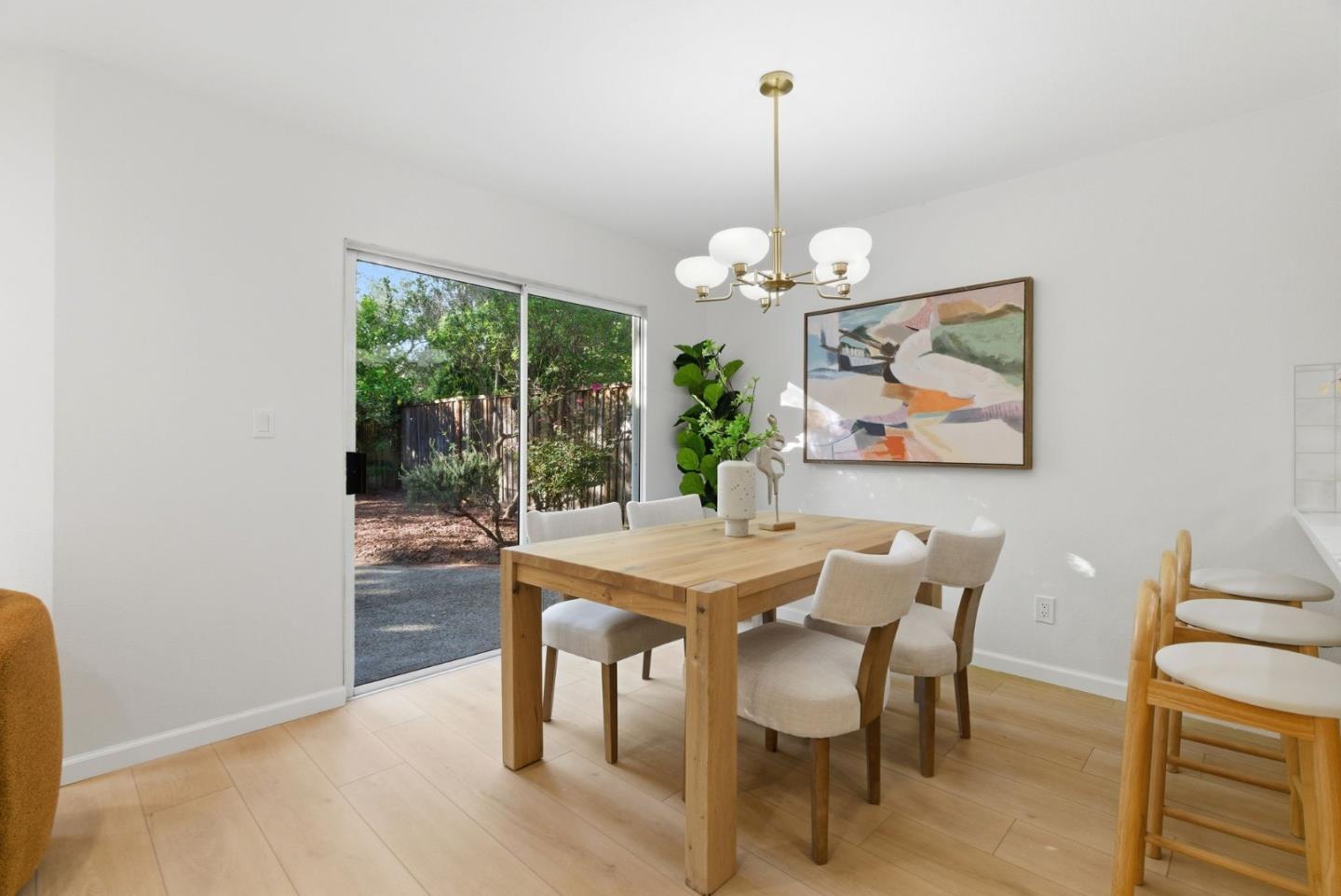 Detail Gallery Image 25 of 53 For 928 Knightsbridge Ln, Redwood City,  CA 94061 - 3 Beds | 2/1 Baths