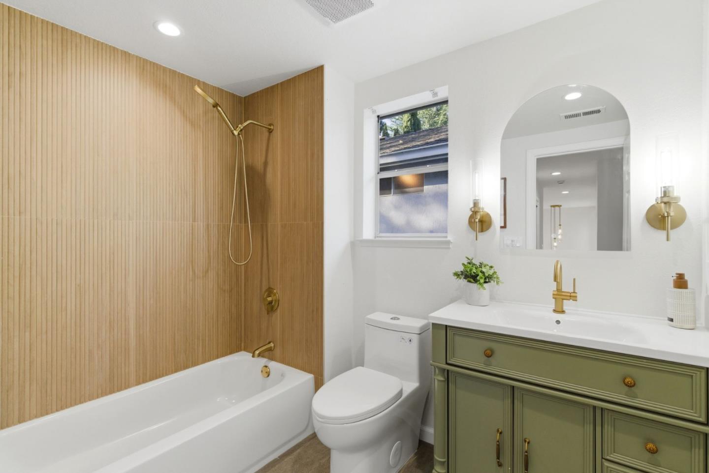 Detail Gallery Image 31 of 53 For 928 Knightsbridge Ln, Redwood City,  CA 94061 - 3 Beds | 2/1 Baths