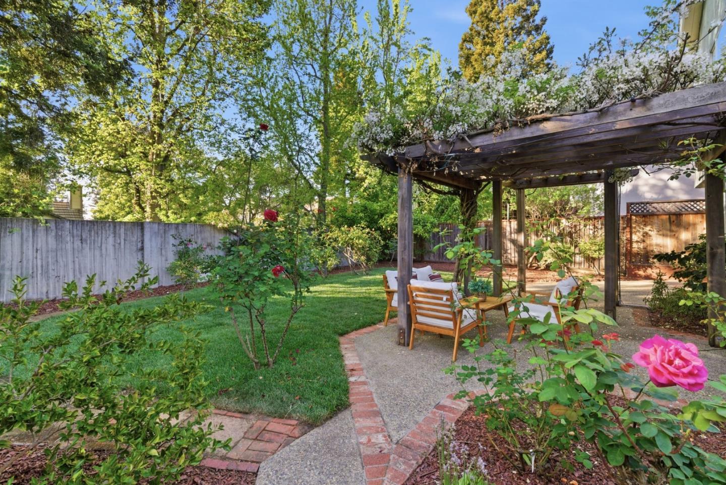 Detail Gallery Image 48 of 53 For 928 Knightsbridge Ln, Redwood City,  CA 94061 - 3 Beds | 2/1 Baths