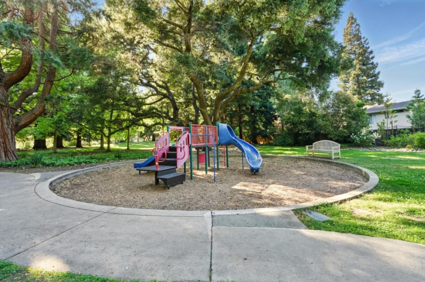 Detail Gallery Image 51 of 53 For 928 Knightsbridge Ln, Redwood City,  CA 94061 - 3 Beds | 2/1 Baths