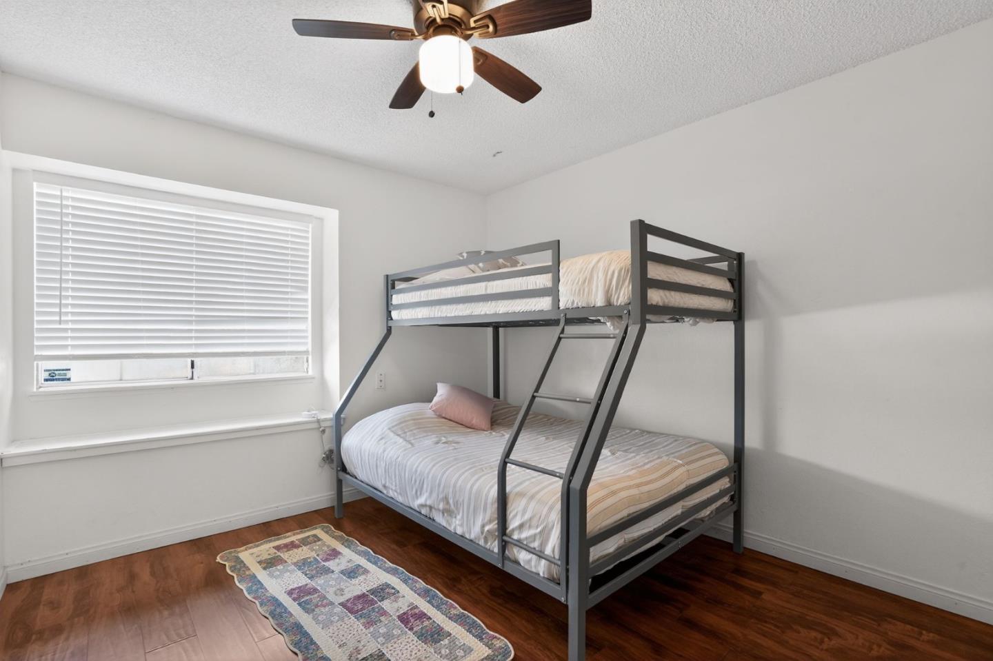 Detail Gallery Image 11 of 15 For 4505 Gardenwood Ln, Bakersfield,  CA 93309 - 3 Beds | 2/1 Baths