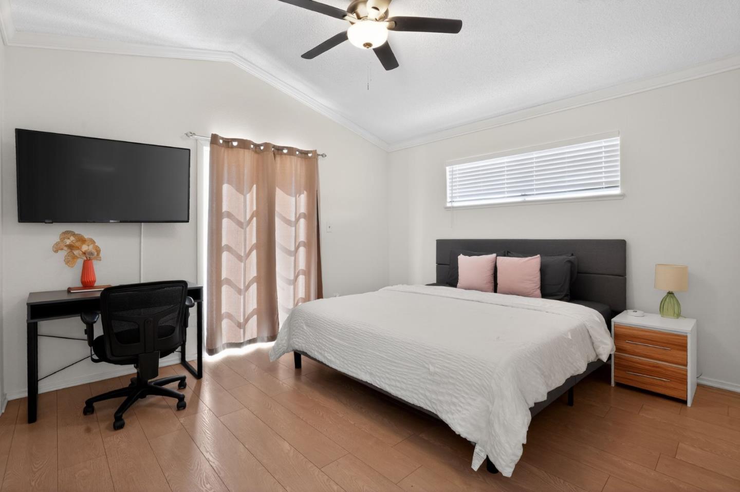 Detail Gallery Image 13 of 15 For 4505 Gardenwood Ln, Bakersfield,  CA 93309 - 3 Beds | 2/1 Baths