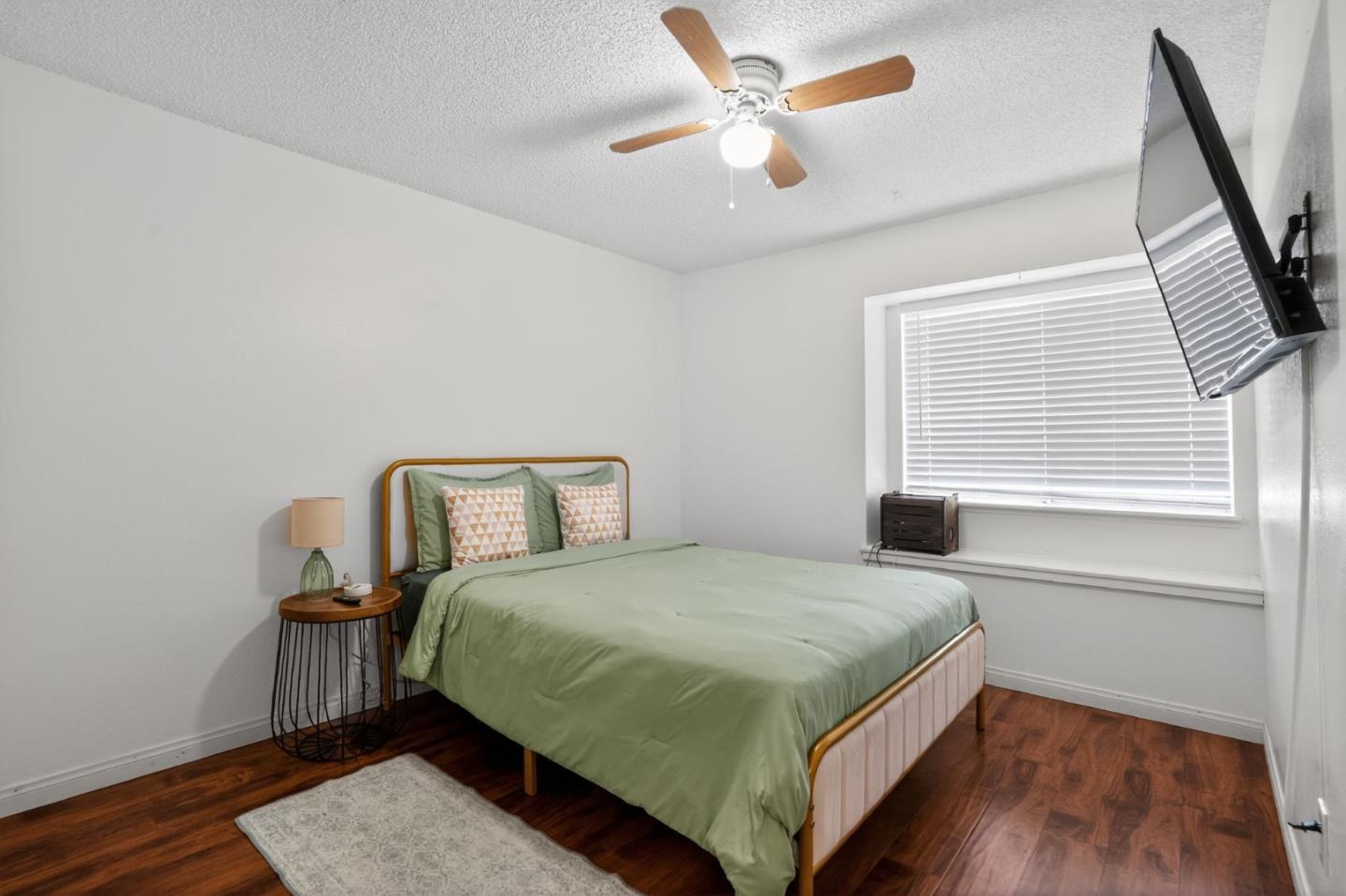 Detail Gallery Image 14 of 15 For 4505 Gardenwood Ln, Bakersfield,  CA 93309 - 3 Beds | 2/1 Baths