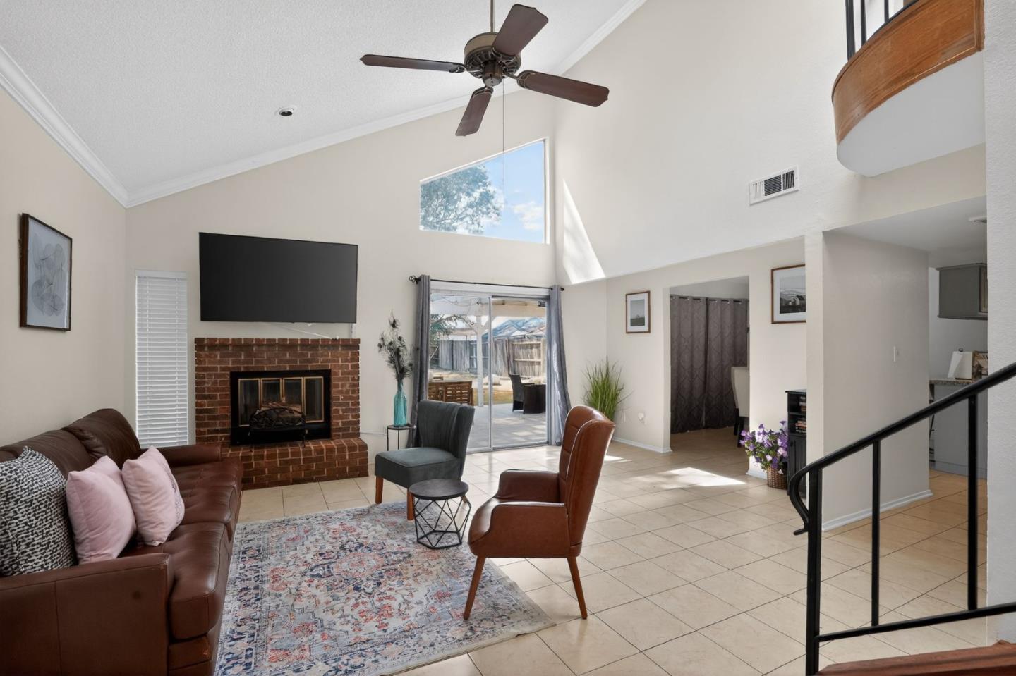 Detail Gallery Image 6 of 15 For 4505 Gardenwood Ln, Bakersfield,  CA 93309 - 3 Beds | 2/1 Baths