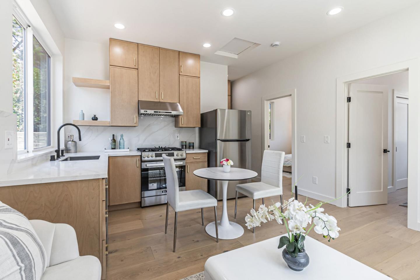 Detail Gallery Image 10 of 28 For 225 S Mathilda Ave, Sunnyvale,  CA 94086 - 3 Beds | 2 Baths