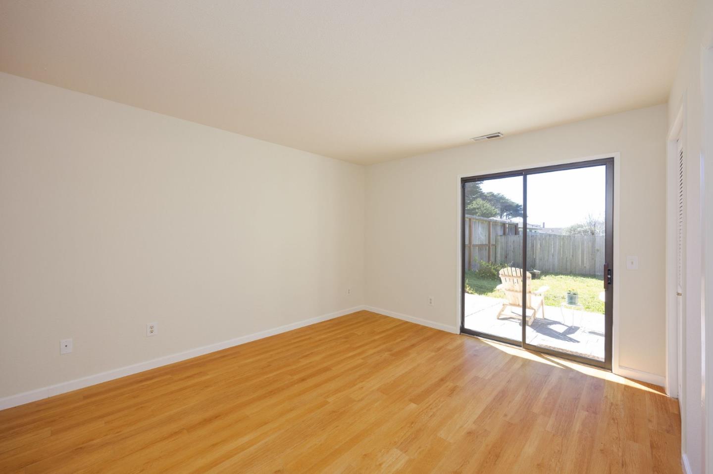 Detail Gallery Image 27 of 39 For 515 Sonora Ave, El Granada,  CA 94018 - 5 Beds | 3 Baths