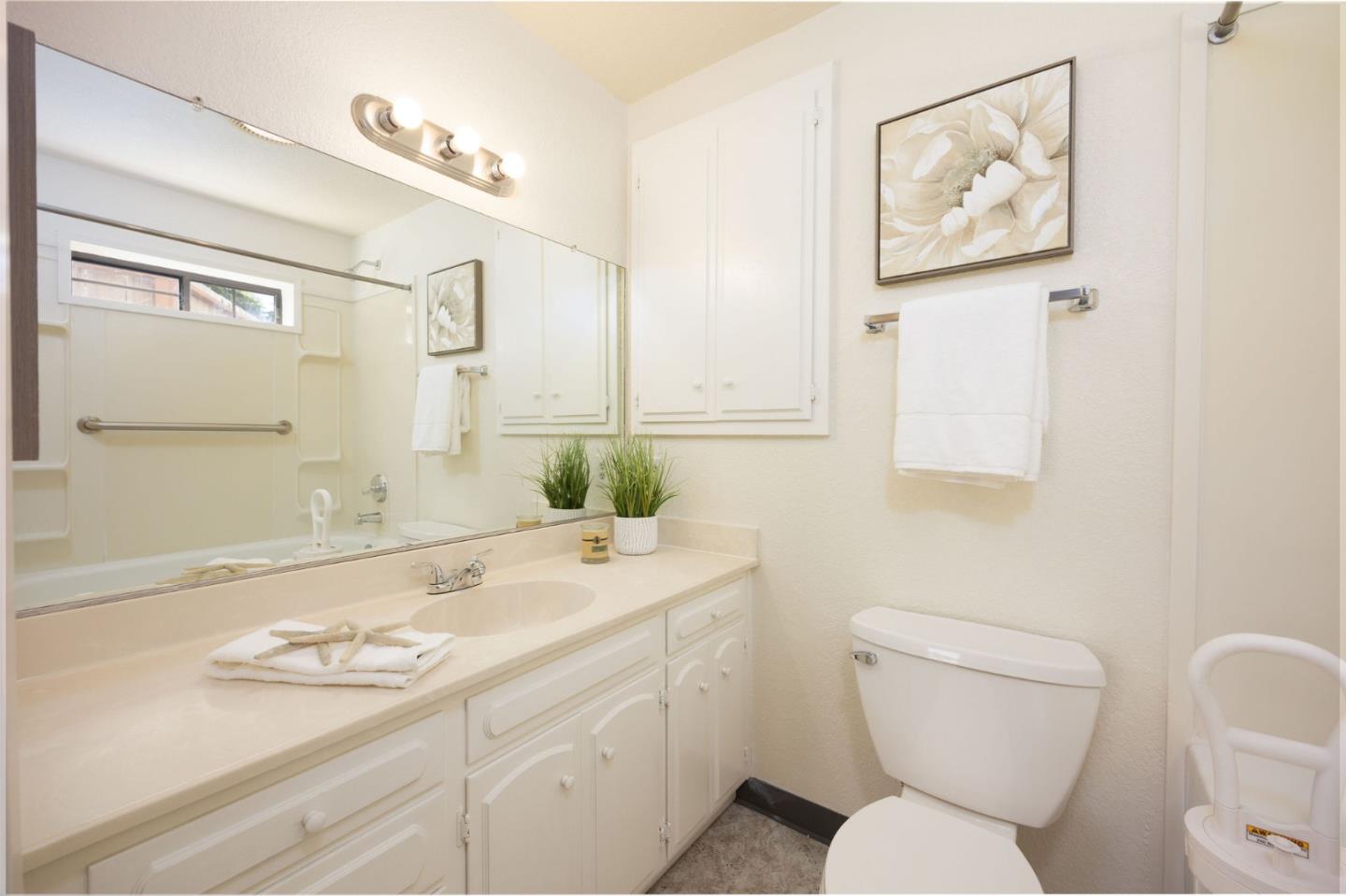 Detail Gallery Image 29 of 39 For 515 Sonora Ave, El Granada,  CA 94018 - 5 Beds | 3 Baths