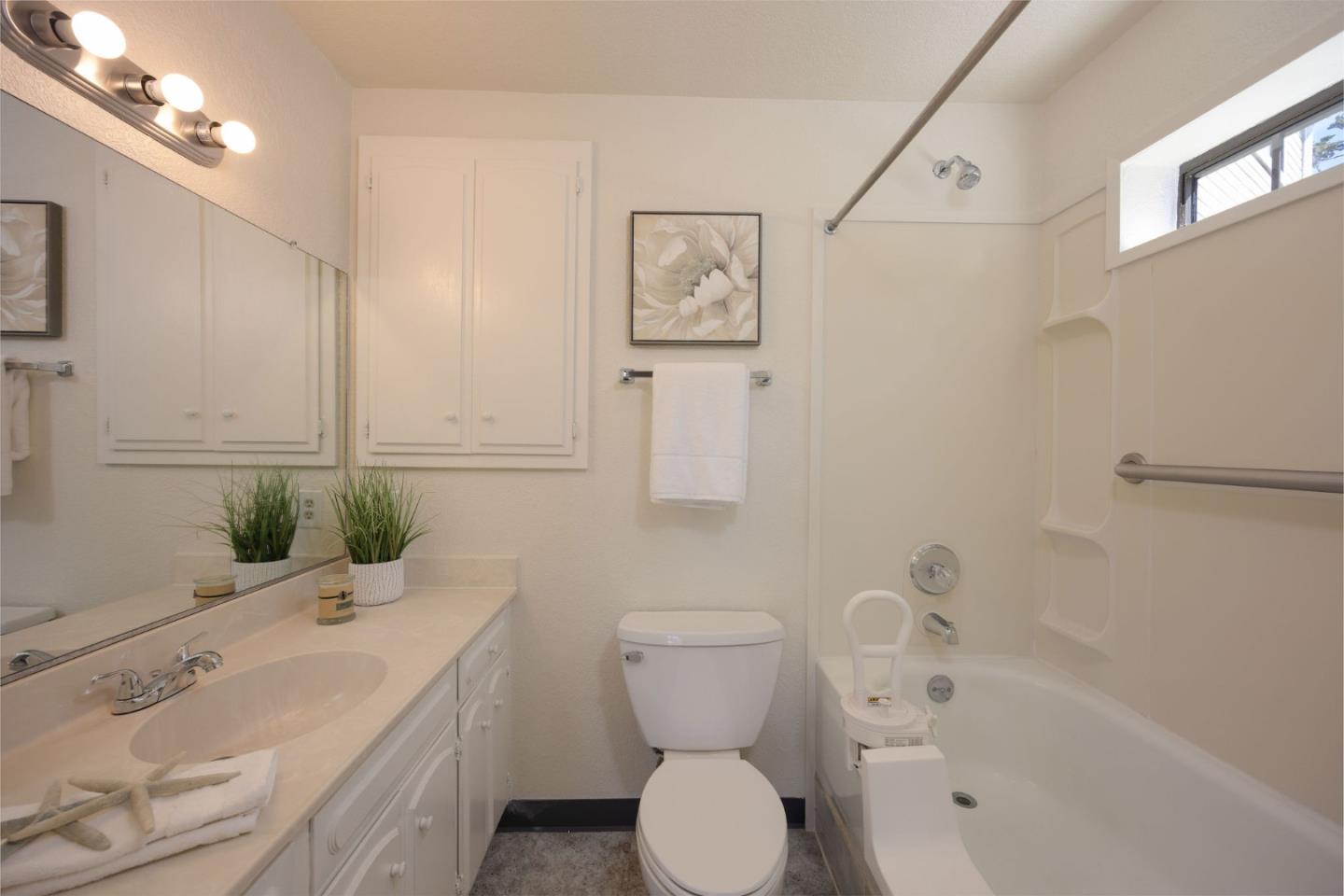 Detail Gallery Image 30 of 39 For 515 Sonora Ave, El Granada,  CA 94018 - 5 Beds | 3 Baths