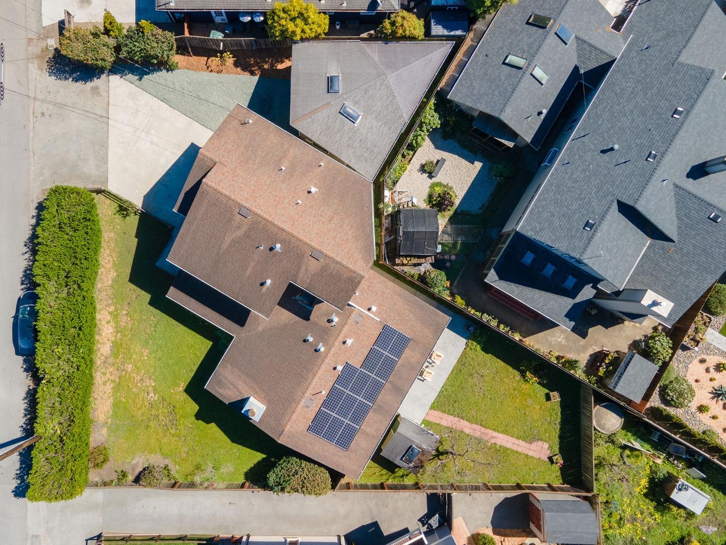 Detail Gallery Image 37 of 39 For 515 Sonora Ave, El Granada,  CA 94018 - 5 Beds | 3 Baths