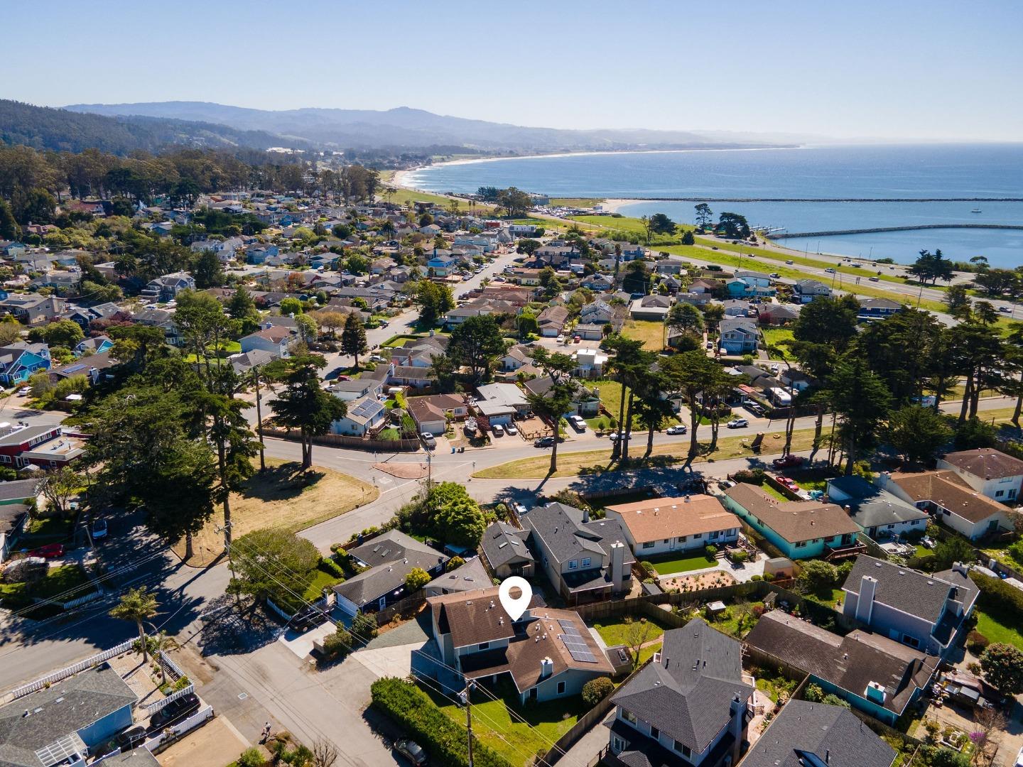 Detail Gallery Image 41 of 41 For 515 Sonora Ave, El Granada,  CA 94018 - 5 Beds | 3 Baths