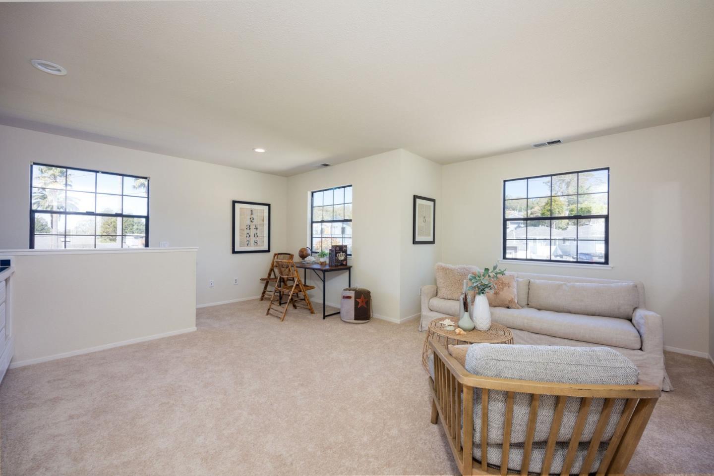 Detail Gallery Image 9 of 39 For 515 Sonora Ave, El Granada,  CA 94018 - 5 Beds | 3 Baths