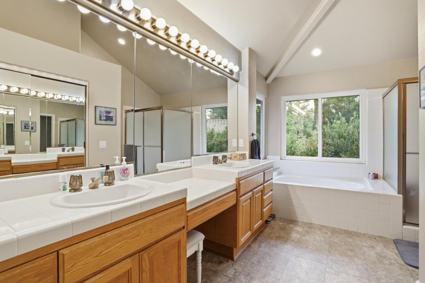 Detail Gallery Image 12 of 16 For 160 Zinfandel Cir, Scotts Valley,  CA 95066 - 5 Beds | 3 Baths