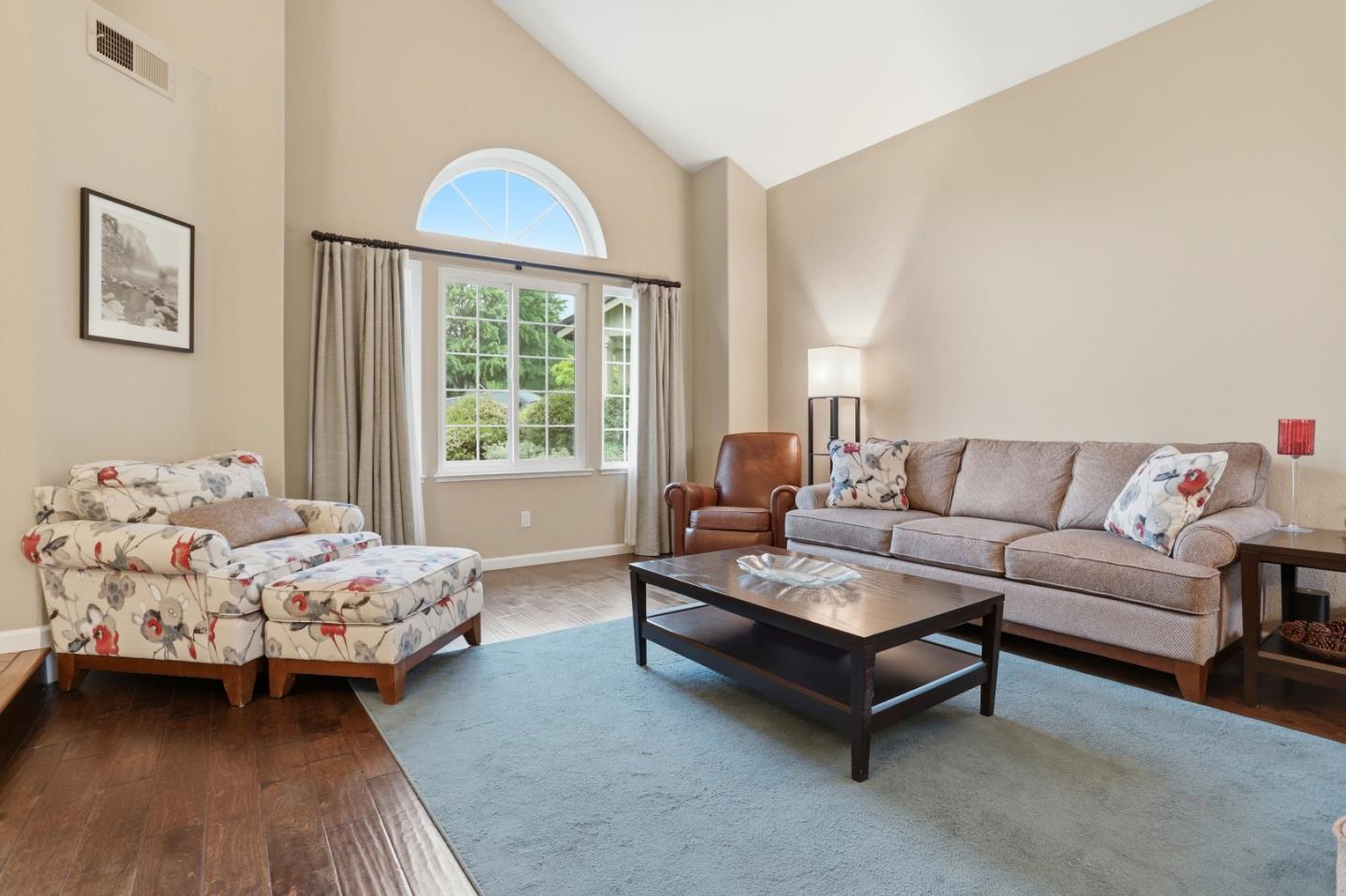 Detail Gallery Image 4 of 16 For 160 Zinfandel Cir, Scotts Valley,  CA 95066 - 5 Beds | 3 Baths