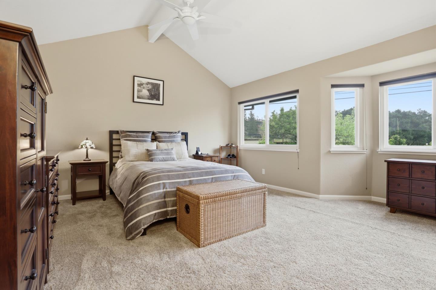 Detail Gallery Image 9 of 16 For 160 Zinfandel Cir, Scotts Valley,  CA 95066 - 5 Beds | 3 Baths