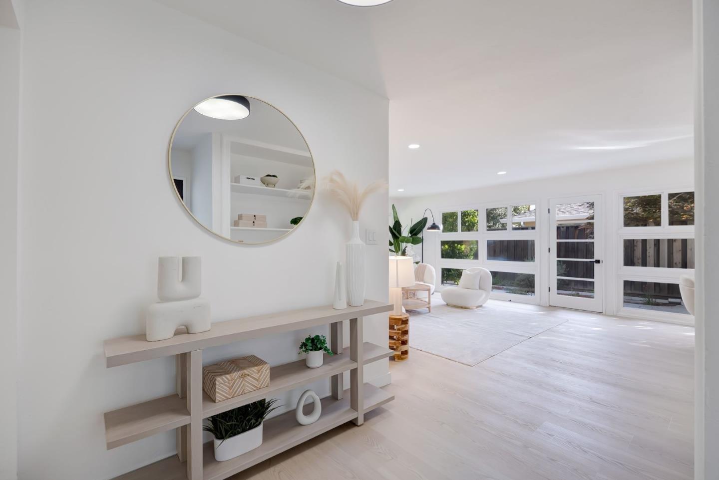 Detail Gallery Image 10 of 45 For 121 Lois Ln, Palo Alto,  CA 94303 - 3 Beds | 2 Baths