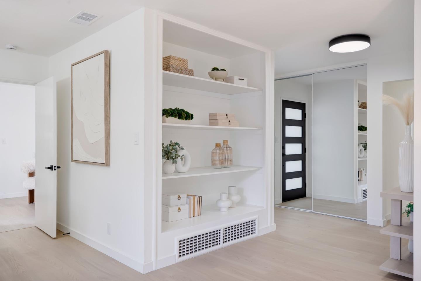 Detail Gallery Image 15 of 45 For 121 Lois Ln, Palo Alto,  CA 94303 - 3 Beds | 2 Baths