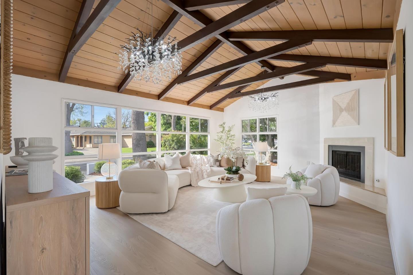 Detail Gallery Image 18 of 45 For 121 Lois Ln, Palo Alto,  CA 94303 - 3 Beds | 2 Baths