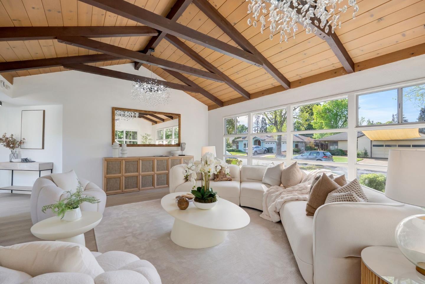 Detail Gallery Image 20 of 45 For 121 Lois Ln, Palo Alto,  CA 94303 - 3 Beds | 2 Baths