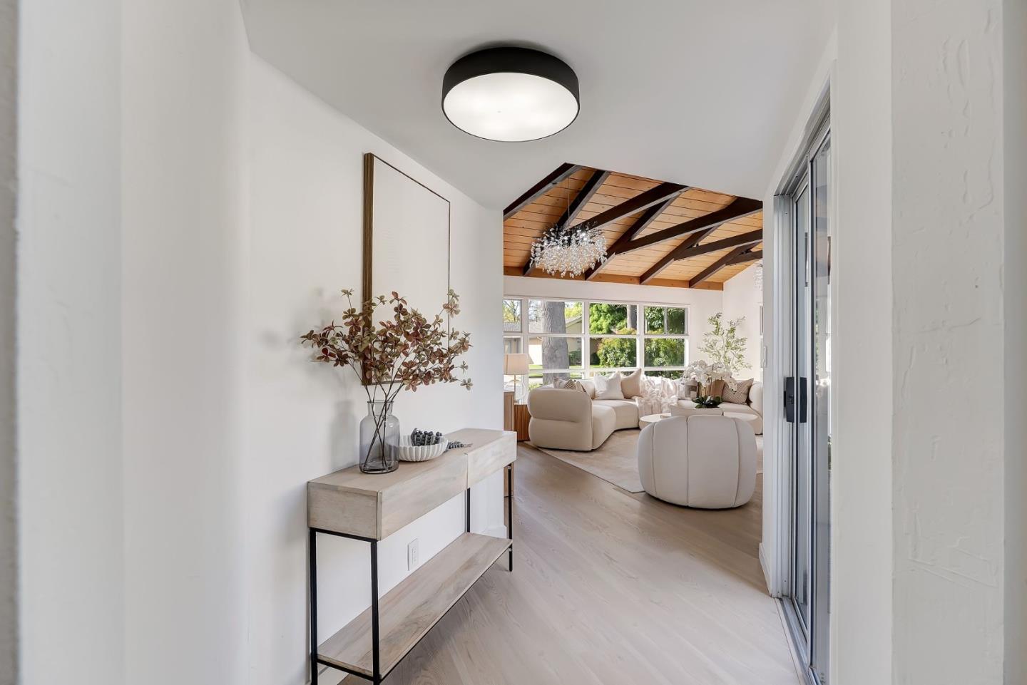 Detail Gallery Image 27 of 45 For 121 Lois Ln, Palo Alto,  CA 94303 - 3 Beds | 2 Baths