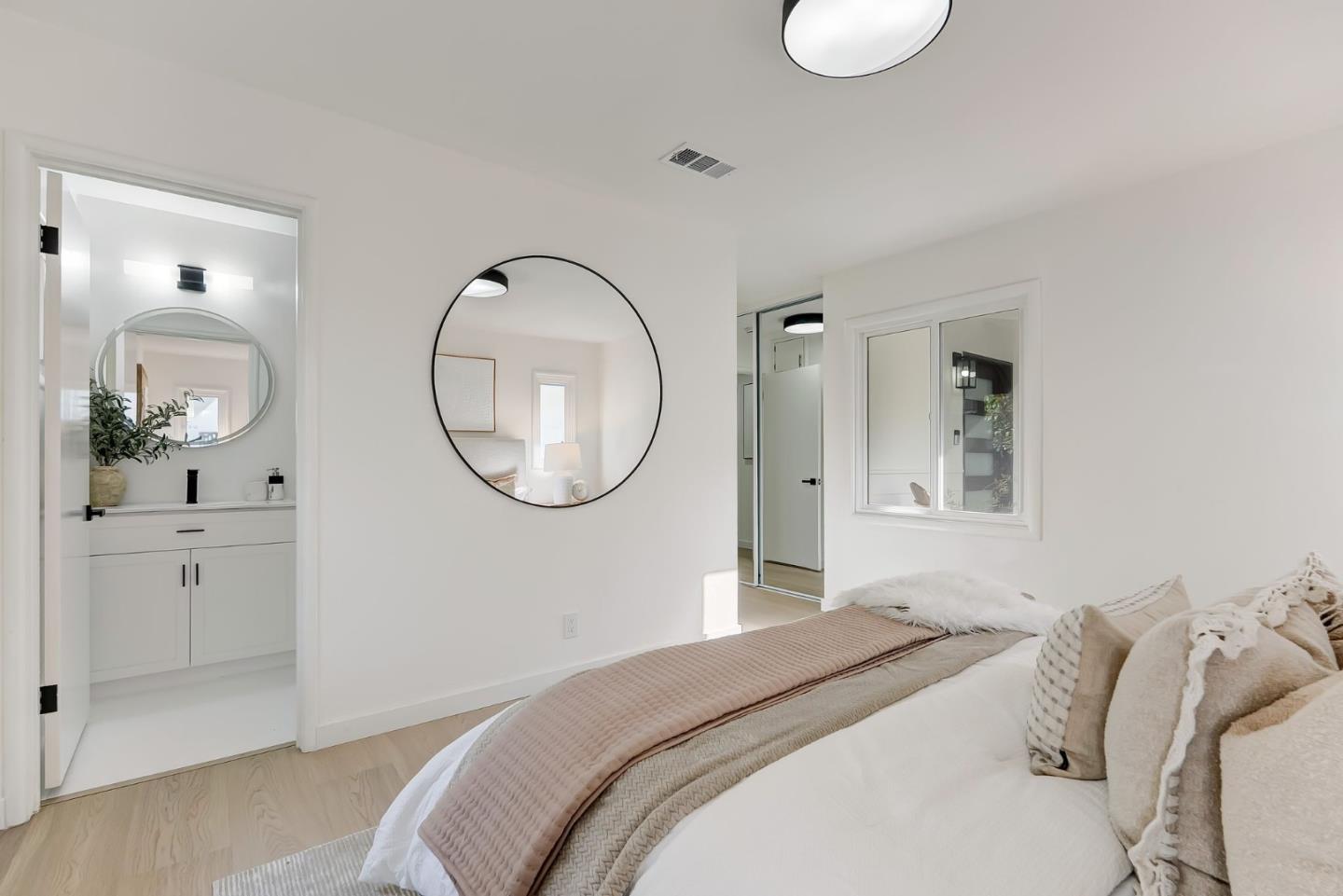 Detail Gallery Image 31 of 45 For 121 Lois Ln, Palo Alto,  CA 94303 - 3 Beds | 2 Baths