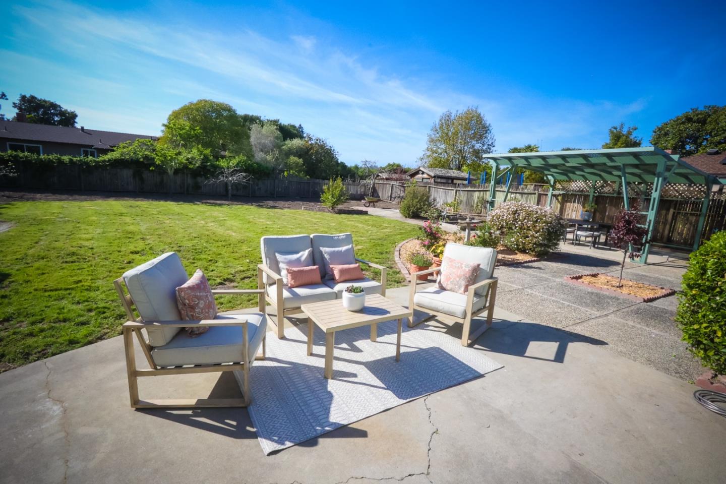 Detail Gallery Image 11 of 29 For 107 Linden St, Santa Cruz,  CA 95062 - 3 Beds | 2 Baths