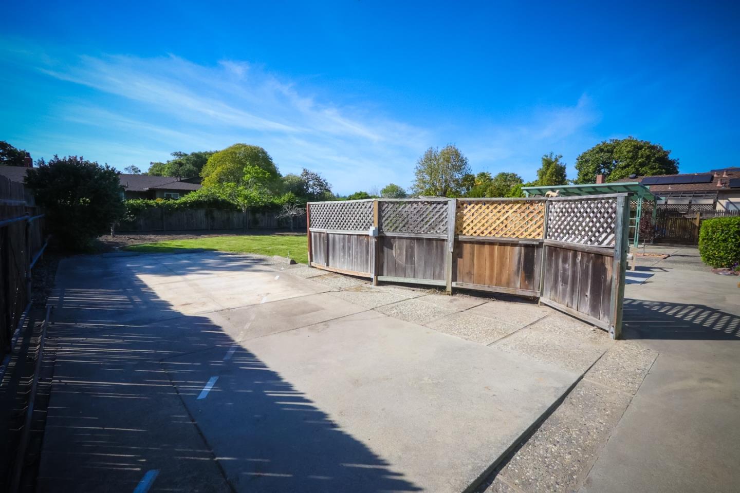 Detail Gallery Image 23 of 29 For 107 Linden St, Santa Cruz,  CA 95062 - 3 Beds | 2 Baths