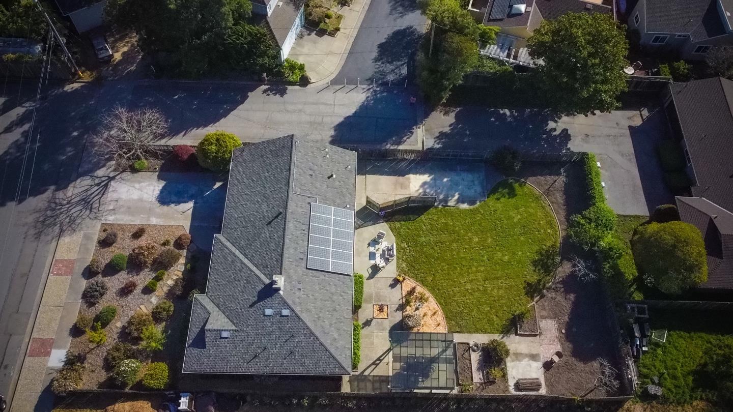 Detail Gallery Image 3 of 29 For 107 Linden St, Santa Cruz,  CA 95062 - 3 Beds | 2 Baths