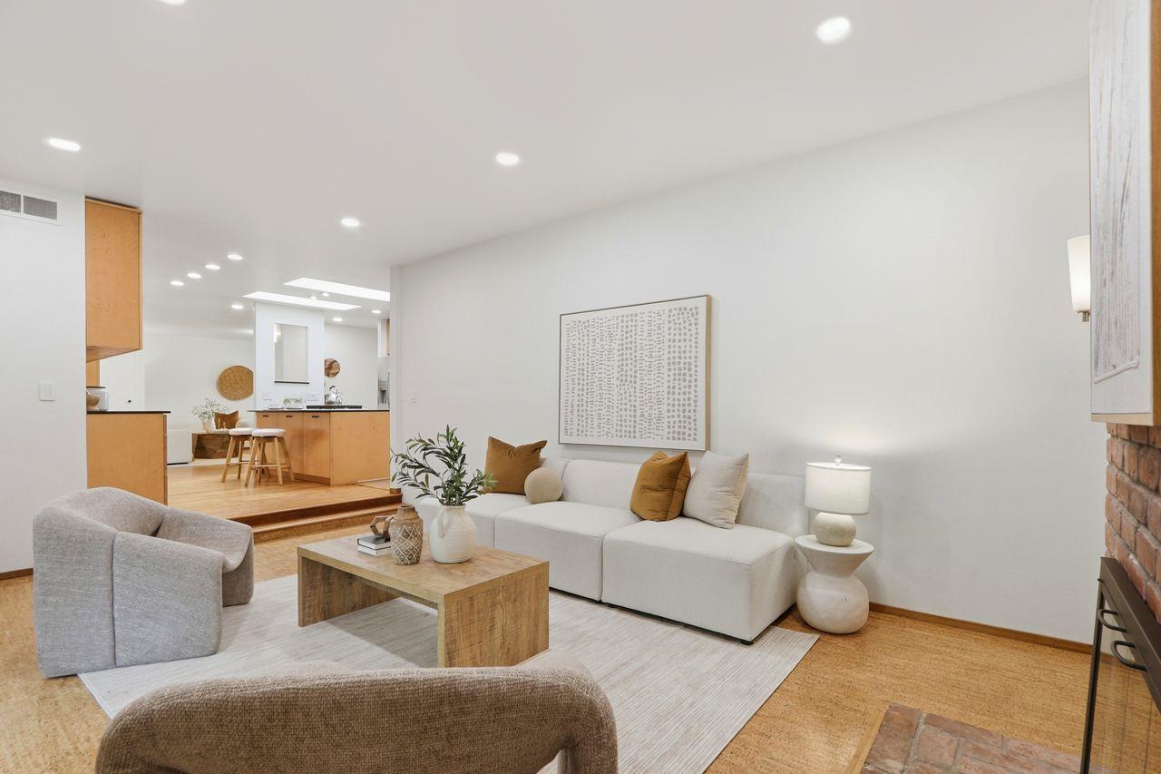 Detail Gallery Image 12 of 54 For 939 Poplar Ave, Sunnyvale,  CA 94086 - 3 Beds | 2 Baths