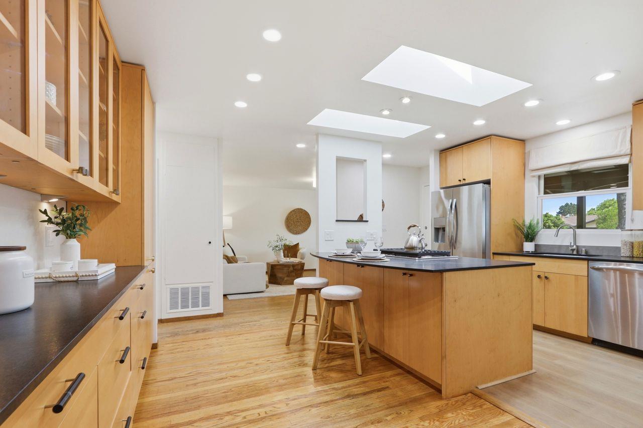 Detail Gallery Image 18 of 54 For 939 Poplar Ave, Sunnyvale,  CA 94086 - 3 Beds | 2 Baths