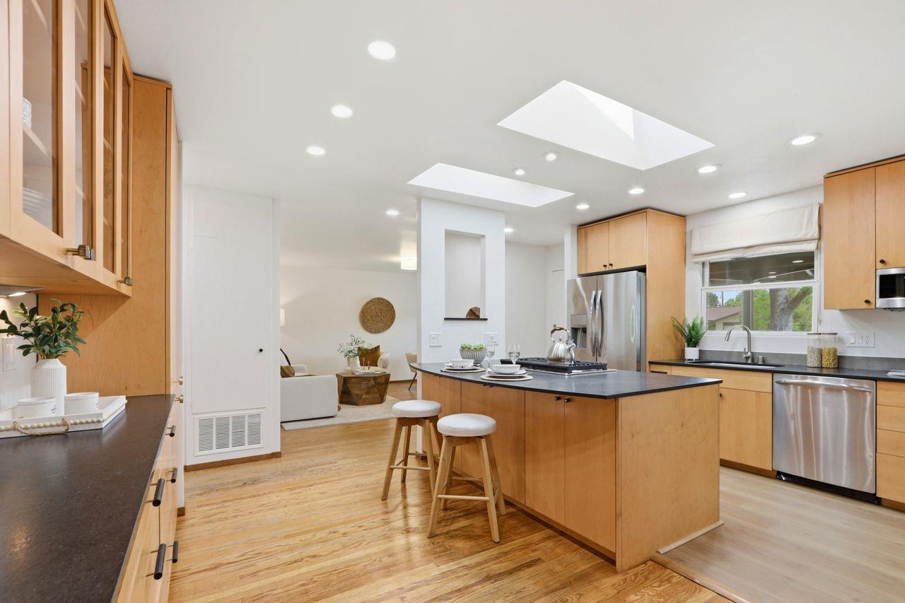 Detail Gallery Image 21 of 54 For 939 Poplar Ave, Sunnyvale,  CA 94086 - 3 Beds | 2 Baths