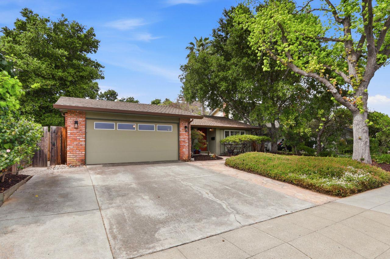 Detail Gallery Image 3 of 54 For 939 Poplar Ave, Sunnyvale,  CA 94086 - 3 Beds | 2 Baths