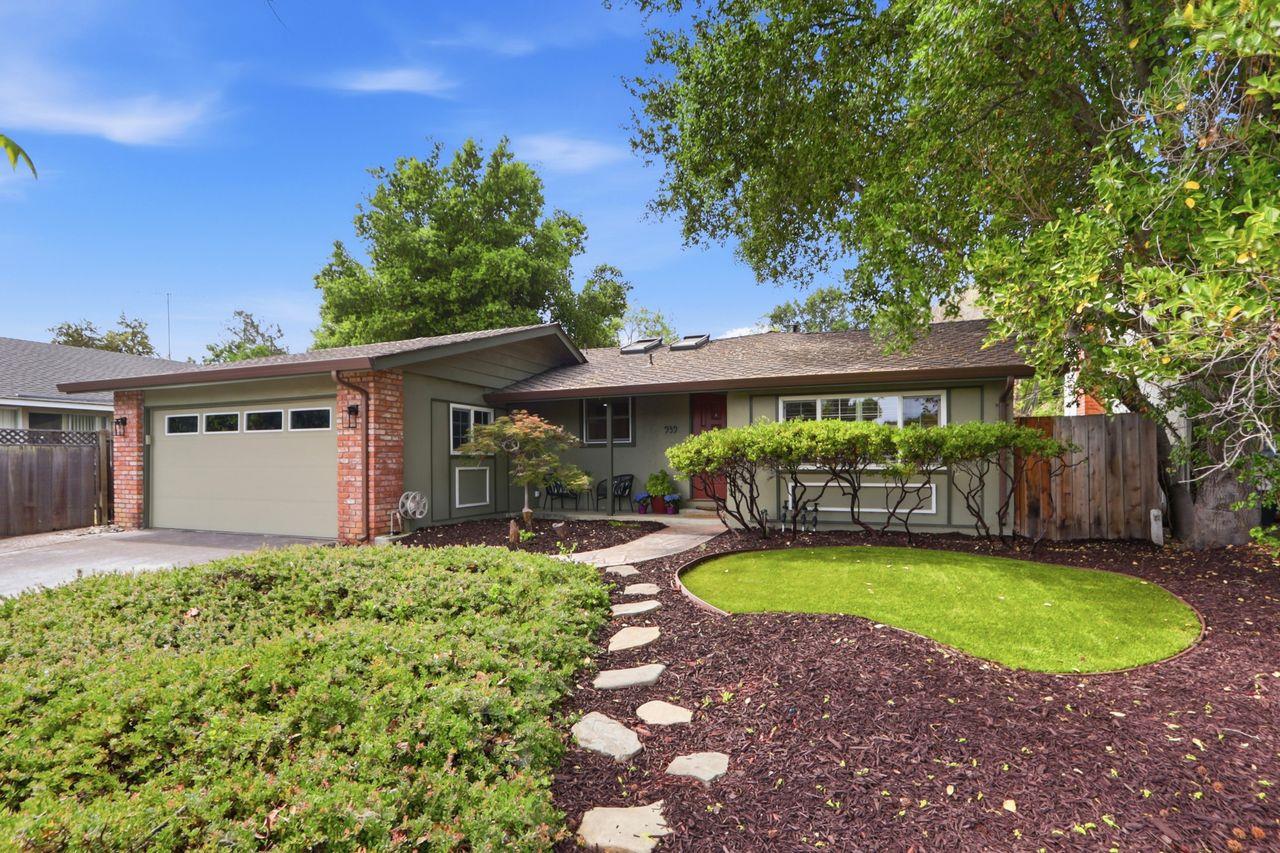 Detail Gallery Image 6 of 54 For 939 Poplar Ave, Sunnyvale,  CA 94086 - 3 Beds | 2 Baths