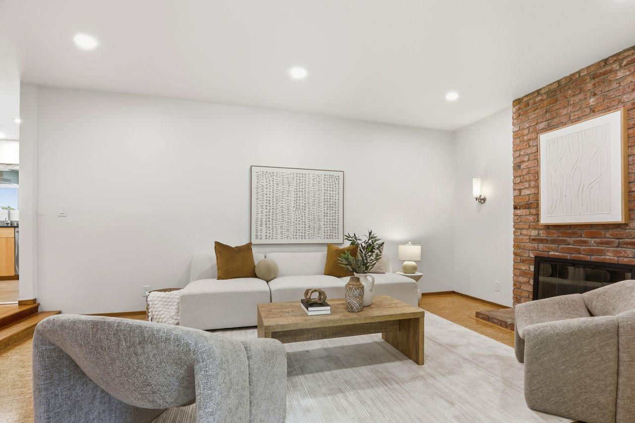 Detail Gallery Image 9 of 54 For 939 Poplar Ave, Sunnyvale,  CA 94086 - 3 Beds | 2 Baths