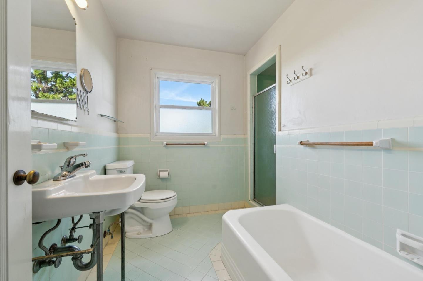 Detail Gallery Image 6 of 15 For 184 42nd Ave, San Mateo,  CA 94403 - 3 Beds | 1/1 Baths