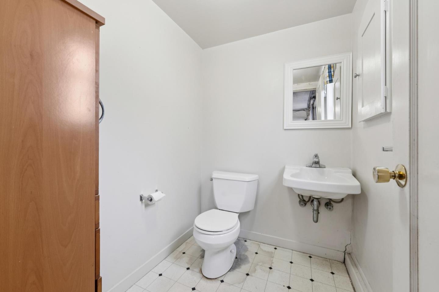 Detail Gallery Image 8 of 15 For 184 42nd Ave, San Mateo,  CA 94403 - 3 Beds | 1/1 Baths